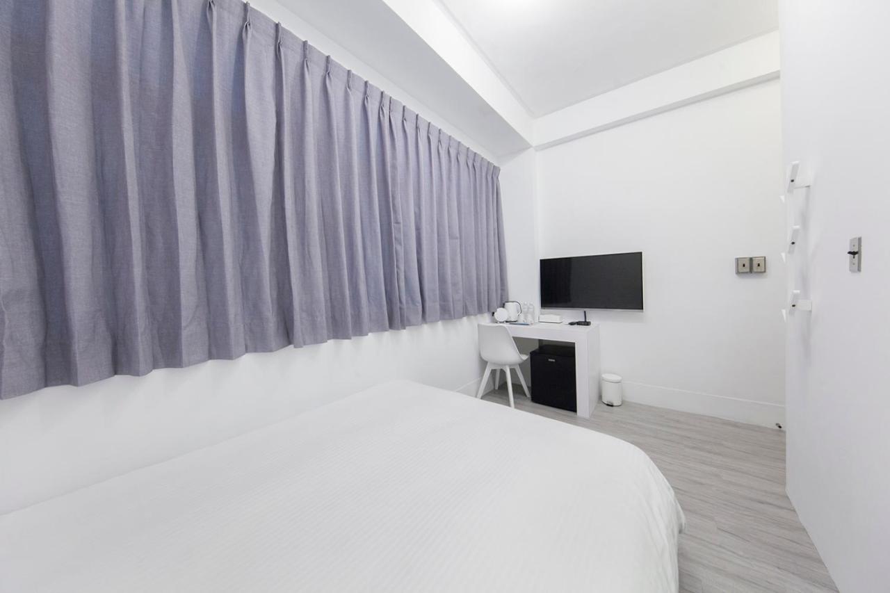 Slow Inn Тайнань Экстерьер фото